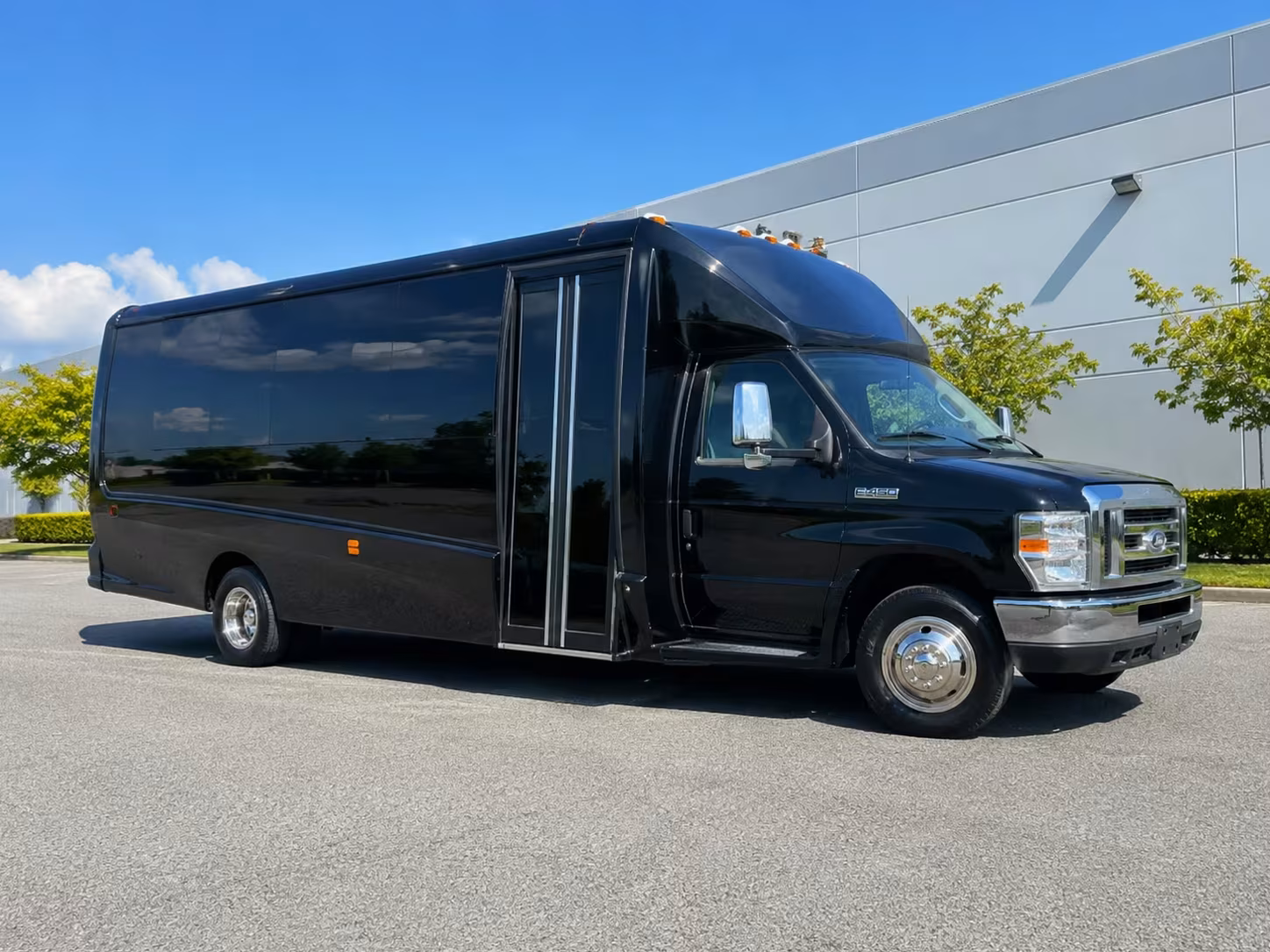 hemet prom party bus rentals for the whole night